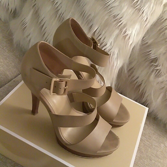 Shoes - Picture 2 of 4